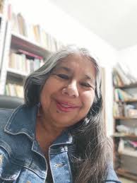 Feliz año 2026 Hace mucho que no recibía un año con mi familia tapatía,  desde que puse sobre la mesa que pasaría por lo menos los años nuevos con  mis padres, don