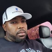 Derrick Brent's Instagram, Twitter & Facebook