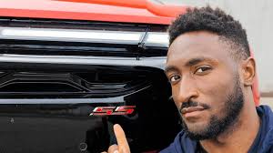 Kenneth Enoex's Instagram, Twitter & Facebook