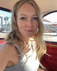 El desgarrador relato de la joven de la realeza que escapó de la secta de  Keith Raniere