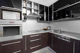 Seaton glass specializes in the field of glass mirrors, glass replacement, glass etching,?glass pool fencing,?shower screens, leadlights and glass splashbacks. 5 Benefits Of Kitchen Splashbacks That You Should Know About