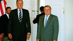 Wałęsa kontra cenckiewicz w sądzie. Pogrzeb George A H W Busha Andrzej Duda I Lech Walesa Poleca Razem Do Usa Wiadomosci Ze Swiata Gazeta Pl