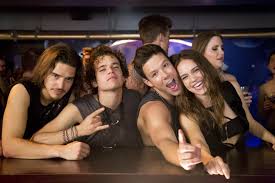 Alexander lukasz jogalla was born in new york city, new york, united states, and raised in park slope, brooklyn. Bild Zu Pico Alexander Bild Amadeus Serafini Jon Rudnitsky Pico Alexander Filmstarts De