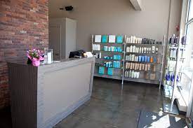 You deserve to have hair color that you can feel good about! Plymouth Colony Place James Joseph Salon