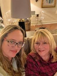 Melissa Hasler's Instagram, Twitter & Facebook