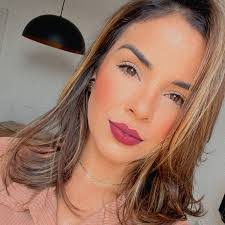 Jessica Dias's Instagram, Twitter & Facebook