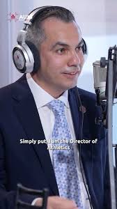 كان التجمع المفتوح للكادر الأكاديمي والإداري للجامعة الأمريكية في بغداد  شهادةً على قوة وتلاحم عائلتنا الجامعية. وقد أعرب رئيس الجامعة، د. مايكل  مولينكس، عن خالص امتنانه لكل فردٍ من أفراد مجتمعنا، من