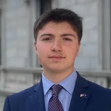 Elias Irizarry's Instagram, Twitter & Facebook