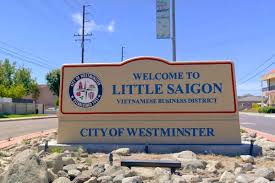 Hình ảnh quảng cáo địa phương tại Little Saigon