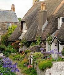 Healthwatch cornwall gives people the opportunity to create positive change in. Landyhausidylle Mit Farbenfrohen Blumen Mitten In Cornwall Cornwall Urlaub Cornwall Reise Cornwall
