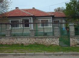 Property House In Balchik Dobrich Bulgaria 100 Refurbished Bungalow 1200 Sq M Garden In Town 2 Km To Sea Property Balchik Bungalow