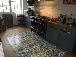 Carreaux De Ciment Modele Ch 44 En 20x20 Charme Parquet Interieur De Cuisine Sol De Cuisine Designs De Petite Cuisine
