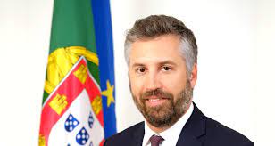 Os rendimentos dos ctt subiram 0,7% no ano passado, face a 2019, para 745,2 milhões de euros, com o segmento de expresso e. Pedro Nuno Santos Minister For Infrastructure And Housing Infrastructure And Housing Xxii Government Portuguese Republic