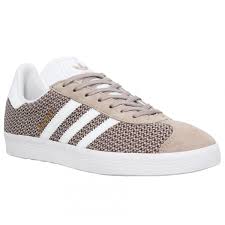 Des détails cousus apportent la touche finale. Chaussure Adidas Gazelle En Toile