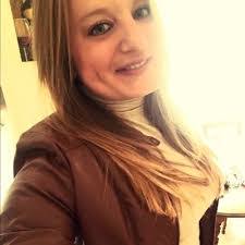 Melanie Brewer's Instagram, Twitter & Facebook