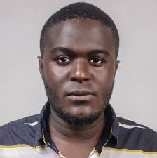 Billionaire and the wrong table