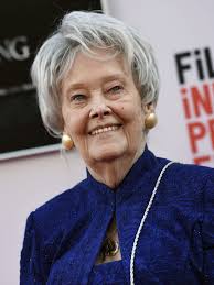 Paranormal investigator Lorraine Warren dies at 92