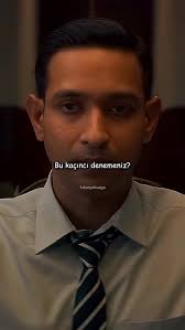 12thfail (bitmeyen sınav) filminde ; Küçük bir kasabada yaşayan azimli bir adam,  polis olmak için Delhi'ye gider. Ama zorluğu dillere destan devlet  memurluğu sınavları öncesinde her adımda güçlüklerle karşılaşır. Gerçek bir  hikayeden