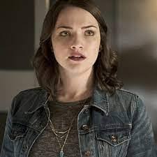 UHHHH..........Is she alive does she still exist does anyone even care??? :  r/FlashTV