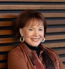 Ellen Grable's Instagram, Twitter & Facebook