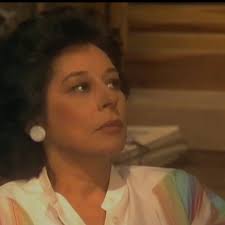 Isabel Ribeiro na novela Sol de Verão (1982) escrita por Manoel Carlos e  que está disponível no @globoplay através do Projeto Fragmentos, onde a  atriz interpretou a personagem Flora Machado. #isabelribeiro  #atrizbrasileira #