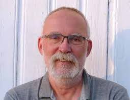 Edith Zahn's Instagram, Twitter & Facebook