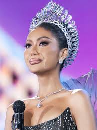 BOOM DOARRR 💥💥💥 So Beautiful and Glamour 😍😍😍 Our Queen  @misscosmointernational @tatajuliastrid Attending at #TEDx @tedx.uef  #dpidamu🍦