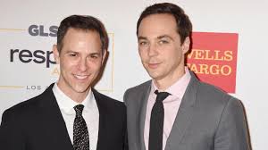 Todd spiewak, jim parsons'ın en zor zamanlarında bile elini bırakmayan, biricik sevgilisiydi. Jim Parsons Marries Partner Todd Spiewak Thr News Video Dailymotion