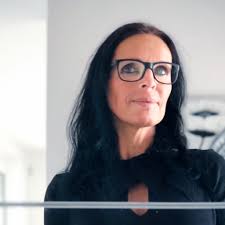 Astrid Seemann: Buchhaltungskraft, Teilzeit