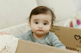 Little Girl in a Box · Free Stock Photo