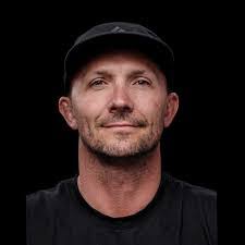 Derek Singer's Instagram, Twitter & Facebook