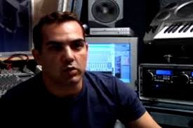 JULIO BADILLO (COMPOSITOR) (Nació en Brooklyn , New York, el 6 de diciembre  del 1966) Julio César Badillo, nació en Brooklyn , New York, el 6 de  diciembre del 1966, es un