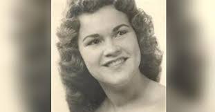 Peggy Oakes's Instagram, Twitter & Facebook