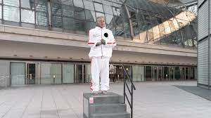 Maybe you would like to learn more about one of these? Deutsche Bahn Personenverkehr On Twitter Wir Feiern 30 Bewegte Jahre Ice Und Alle Feiern Mit Deshalb Sagen Wir Heute Dankeice Und Haben Feierlich Die Statue Von Damitdasklaas Am Berliner Hauptbahnhof Mit