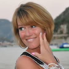 Hi Giraffe fans, I'm sick, the only thing that can make me feel better is  your hello comments