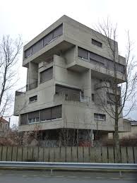By Atelier De Montrouge 1963 1967 Architecture Brutaliste Architecture Maisons En Beton