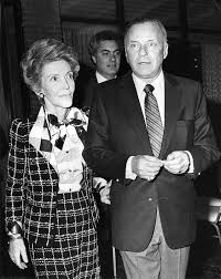 Frank Sinatra Nancy Reagan Ca Vaut Pas La Reine D Angleterre A Ascot Peut Etre Frank Sinatra Nancy Reagan First Lady