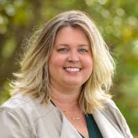 Crystal Hiatt's Instagram, Twitter & Facebook