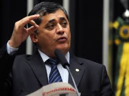 Novo líder do governo tem escândalo dos 'dólares n...