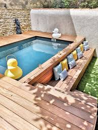 Mini Piscine Dans Un Jardin De Ville Transformation Radicale Contemporary Pool Marseil Em 2020 Piscinas Para Jardins Pequenos Mini Piscina Produtos Para Piscina