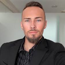 ALIEN INVASION! 👽 Lucii makes contact with Tampa this weekend at POUND  Fridays. 🛸 bit.ly/lucii1104