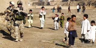 Der illegale krieg gegen afghanistan 2001. Bundeswehr Am Hindukusch Krieg Fuhren Fur Schlaue Madchen Taz De