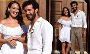 Baris Arduc Gupse Ozay Tie The Knot In A Simple Setting Pictures Alsiasi