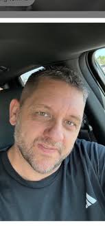 How many more women want to come out over this man,he claims to be a single  father & separated from his wife. He is a narcissist liar!!!