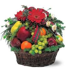 Beautiful Fruits Basket Giftbasketsoverseas Com Fruits Et Legumes Fruits Fleurs