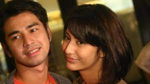 Denny pun tak meninggalkan raffi ketika sedang sulit. Tyas Mirasih Main Film Bareng Raffi Ahmad Suami Tak Peduli Showbiz Liputan6 Com