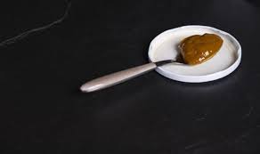 Remando en dulce de leche un relato a dos voces bailando sobre barriles de pólvora me arman y desarman el escenario de clase. El Dulce De Leche Casero
