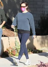 Jennifer garner, 49, was incredibly chic as she gave her son, samuel garner. Jennifer Garner Out In Brentwood 01 11 2021 Celebmafia