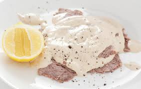 Trattandosi di una ricetta classica, non è possibile pensare di fare il vitello tonnato piemontese senza maionese o senza uova, anche se si può ottenere una versione vegan della salsa tonnata ricorrendo a qualche piccola sostituzione. Come Preparare Il Vitello Tonnato La Gustosa Ricetta Della Tradizione