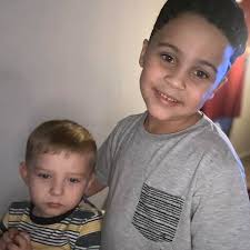 Should I be worried about the oil pressure? How is everyone else's look  like? Just bought this 2000 Ford F450 7.3. Thanks in advance￼￼ ￼